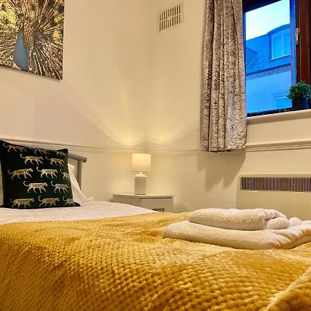 Easyrest Spalding - 4 Beds & Free Parking - Central & Modern Open Plan Apartment - Convenient Location Eksteriør bilde