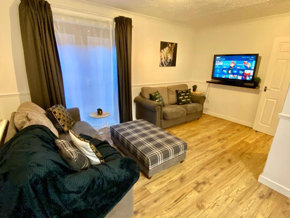 Easyrest Spalding - 4 Beds & Free Parking - Central & Modern Open Plan Apartment - Convenient Location Eksteriør bilde