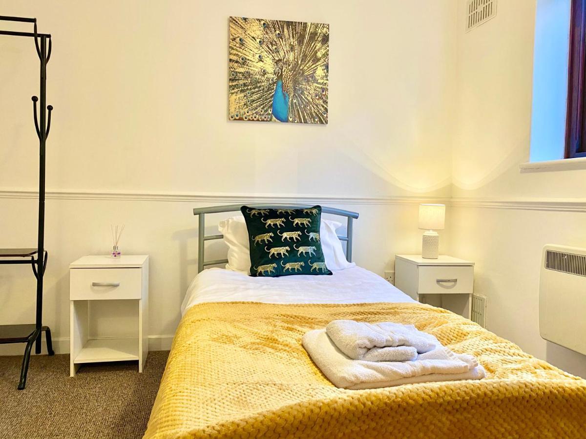 Easyrest Spalding - 4 Beds & Free Parking - Central & Modern Open Plan Apartment - Convenient Location Eksteriør bilde
